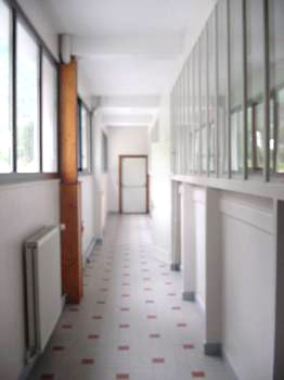Couloir d'école APRES
